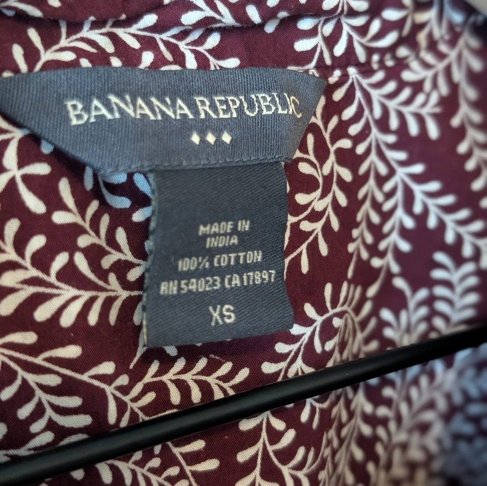 Banana Republic Maroon and White Blouse - Picture 2 of 4